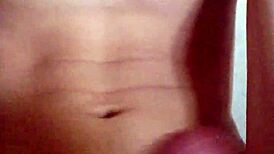 中国帅哥私密独处放松撸管