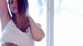 爆乳女优温柔指奸舔屄伺候