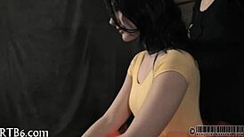 免费捆绑紧绳虐玩骚货