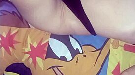 en un cuartucho me folle a la empleada de servicio le dije que me esperara alli para follarla y asi ocurrio sexo sin condon