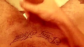 Tattooed Amateur Enjoys Solo Relaxation