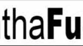 Samantha Saint films her nude morning masturbation at home.