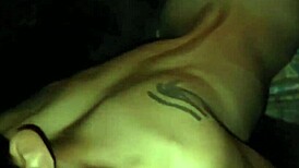 Dei carona e explorei o rapaz de forma intensa no pelo.