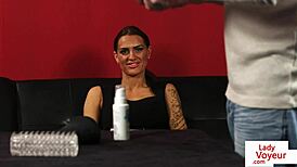 纹身妹引导偷窥男玩弄