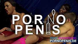 我超爱黑妞棕发妹共享怪物巨屌