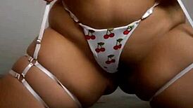 Nikolsexxx秀内衣给朋友被操屁眼内射