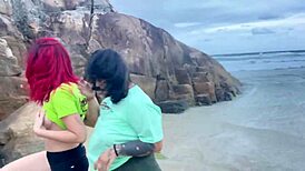 Cedo da manh� noix fazendo putaria na praia