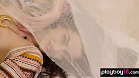 嬌小瘦妹脫光光裸體誘惑