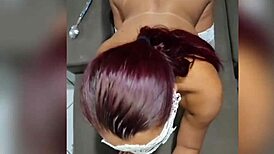 Putinha casada engasgando na rola do dotado em cena intensa.