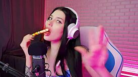 honey haze, got any asmr tricks with that ponytail?