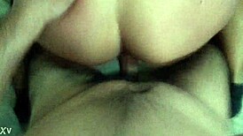 火辣拉丁娇小18+翘臀狗爬式猛干