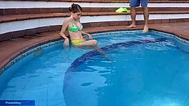 Stepsister Gives Pool Oral And Gets Fucked