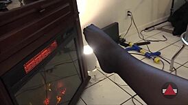 足控带我丝袜足交业余妹狂干