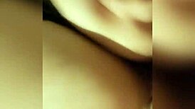 Essa gostosa tem buceta molhada