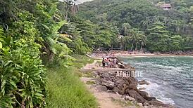 Ménage on guarujá beach with amateurs