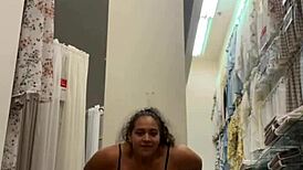 拉丁女店员公共商店自慰潮吹被抓