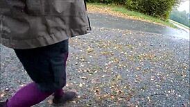 wearing pantyhose outdoors in public places