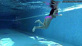 jessica lincoln, you’re the hottest underwater babe in that bikini!