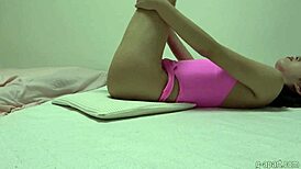 Miyabi Midorikawa's impressive bubble butt in workout