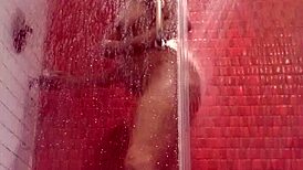 变态拉丁骚妹大屌控狂自慰