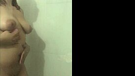 i can’t stop watching Lizi Love shower and tease me