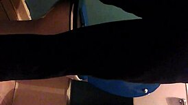 look at this fat juicy pussy, what do you think of it?