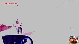 Duas gostosas nuas andando de moto nuas!