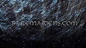 omg, this hot woman is fingering her pussy outdoors 😍