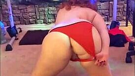 Hotwife milf Steffi shows off her naked body while masturbating