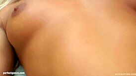 oh pam, you're getting yourself off so good with fingers and dildo!