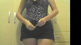 That beautiful british camwhore toying her slit looks amazing