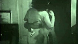 嘿，看Dark Lantern Entertainment的两世纪复古色情！