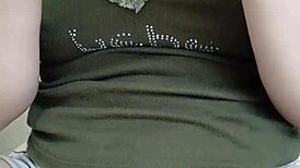 gai xinh performs lively dance on bigo live stream