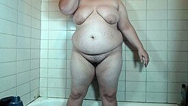 Teasin’ and Jigglin’ LunalustXXX with Her Big Ass and Tits