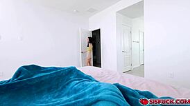 Jay Rock slams Jade Kimiko's shaved pussy hard, he growls