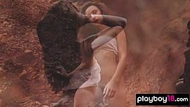 Gloria Sol And Ilvy Kokomo Feel So Sexy Undressing Outdoors