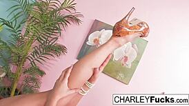 miss chase takes a nude break to masturbate between massage clients