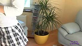 18+嫩妹老板家户外肛交趴体