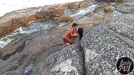 O Instrutor De Parapente Flagrou Ele Comendo O Cu Dela Na Ilha Da Magia