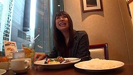 25岁OL骚妹Sana超淫荡！！性感ボンキュボン身材一拉就狂吻！！