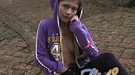 艾莉18+户外猛扣骚屄