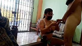 跟继兄赌输直播给他哥们吸大屌！