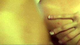 Lauren Phoenix渴望新鲜精液射满奶子