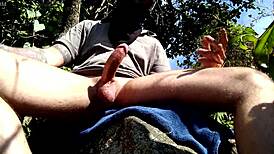 Enjoying the beach with friends 😎