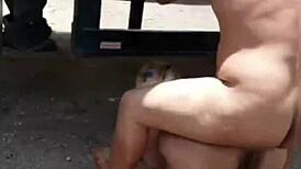 Uma foda gostosa ao ar livre with a sexy trans babe. Her big ass gets pounded hard under the sun!