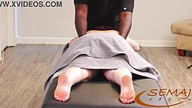 Relaxing massage session with happy ending for hotwife