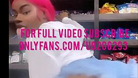 Keisha Minaj Twerkin’ at New City Deli with Stunning Moves. Outdoor Amateur Roleplay Captures Ebony Charm.