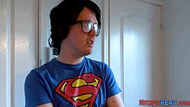 Yorkshire Geek Sprays Cum on Brit Babe's Face, Wow!