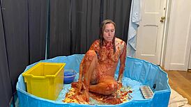 I messed up behind scenes with naked milf fucking