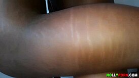 翘臀黑妞骚屄遭非洲黑屌狗爬式狂钻